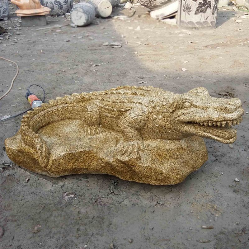 砂岩动物雕塑，鳄鱼石雕