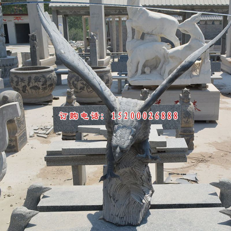 雄鹰展翅石雕，青石老鹰雕塑
