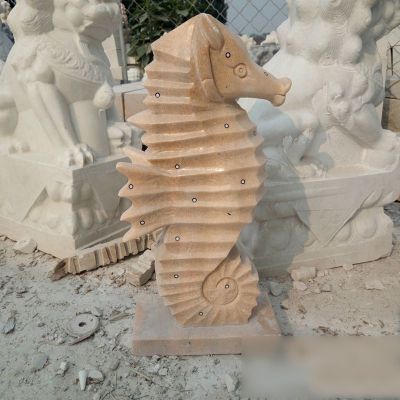 晚霞红海马雕塑，公园景观石雕