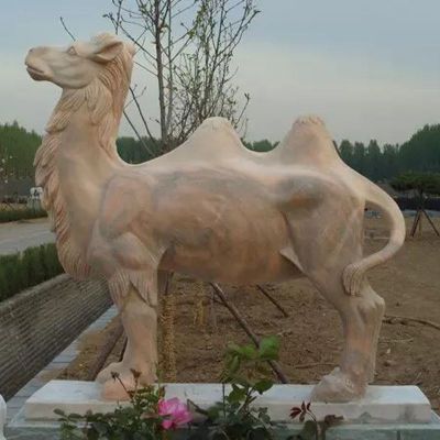 晚霞红骆驼 公园动物石雕