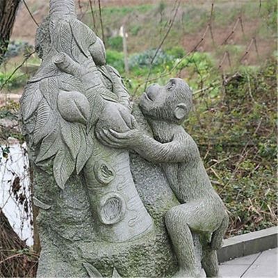 青石猴子摘桃   石雕公园景观雕塑