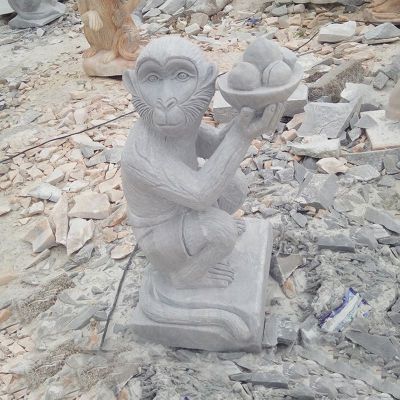 手托桃子的石雕猴 大理石公园动物雕塑