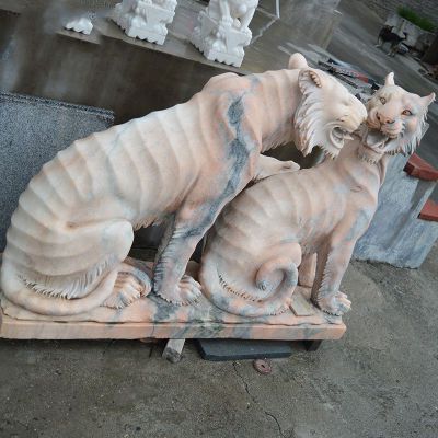 晚霞红两只老虎雕塑 公园动物石雕