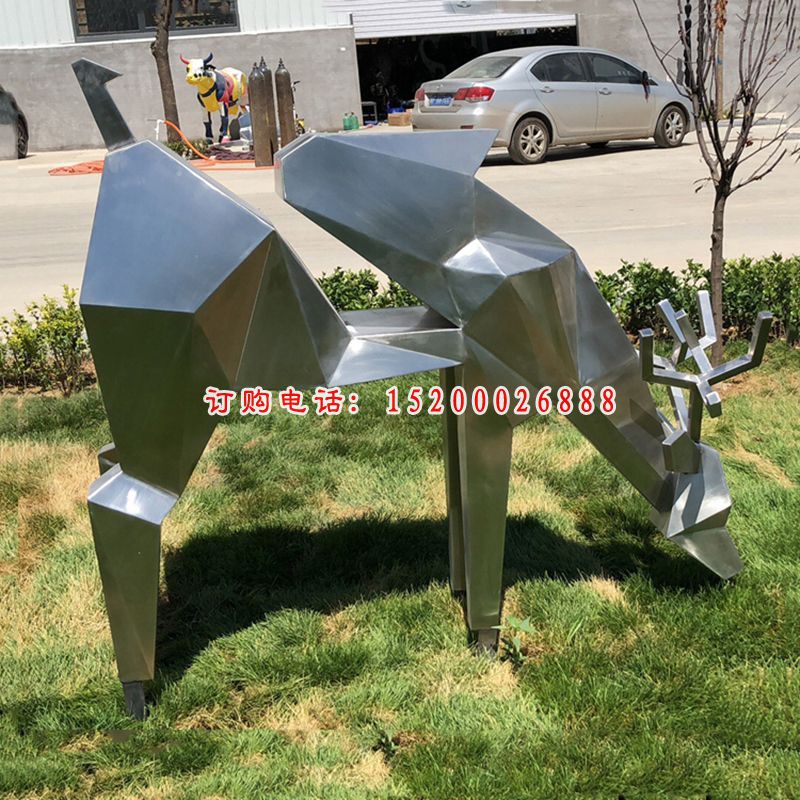 不锈钢吃草梅花鹿  公园动物雕塑