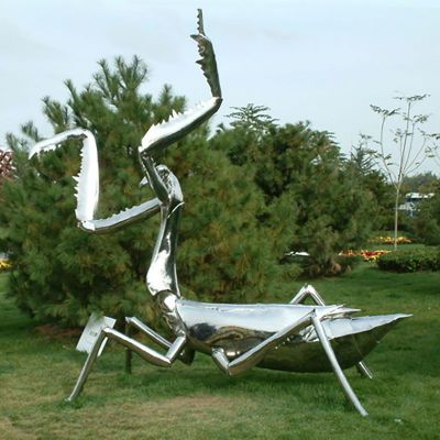 不锈钢螳螂雕塑