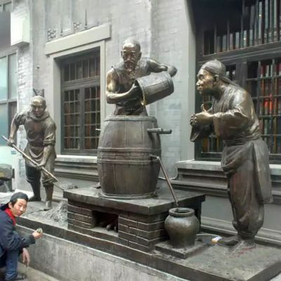 古代酿酒人物铜雕，街边景观雕塑