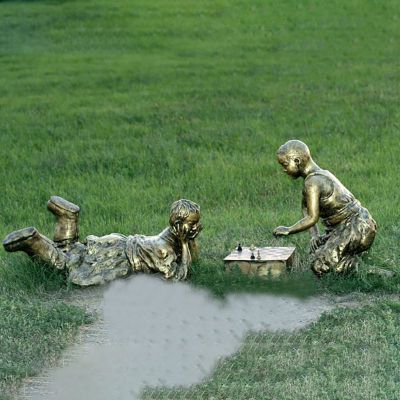 下跳棋的儿童铜雕，公园人物雕塑