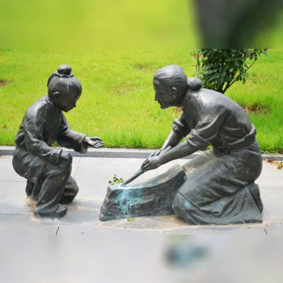少年李白和老妇人铜雕，铁杵磨成针