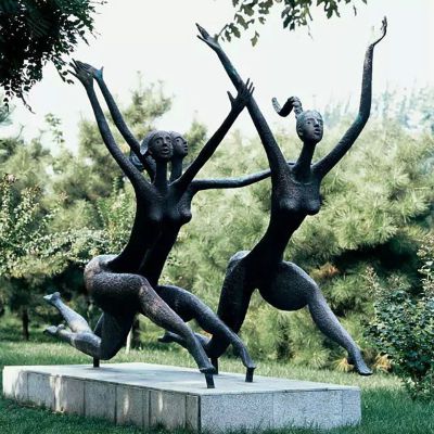 美女奔跑铜雕，公园抽象人物铜雕