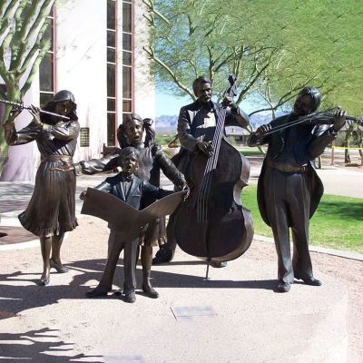 演奏乐器的西方乐队人物铜雕