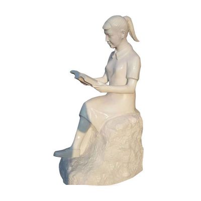 小女孩看书雕塑，汉白玉人物石雕