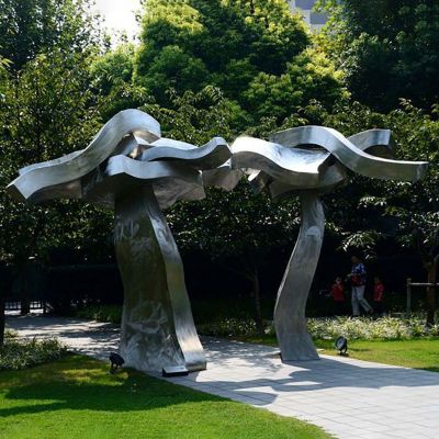 不锈钢创意门雕塑  公园景观雕塑