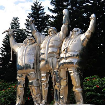 崛起雕塑  不锈钢人物雕塑