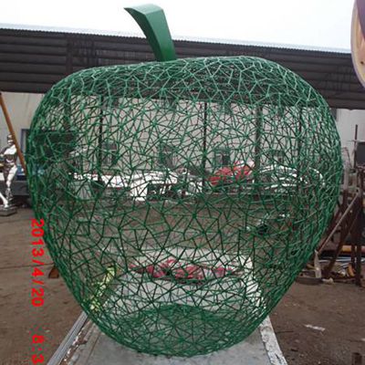 不锈钢网镂空苹果雕塑