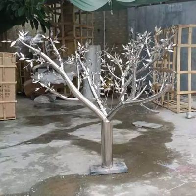 不锈钢镜面镂空树雕塑