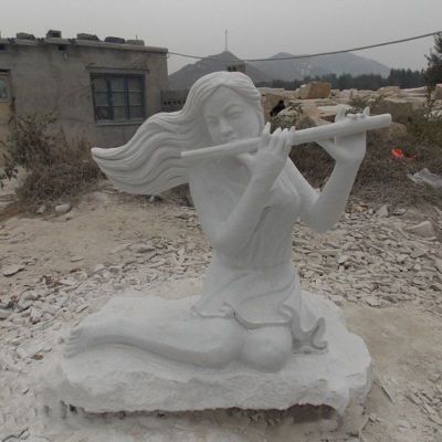 美女吹笛子雕塑，公园景观石雕