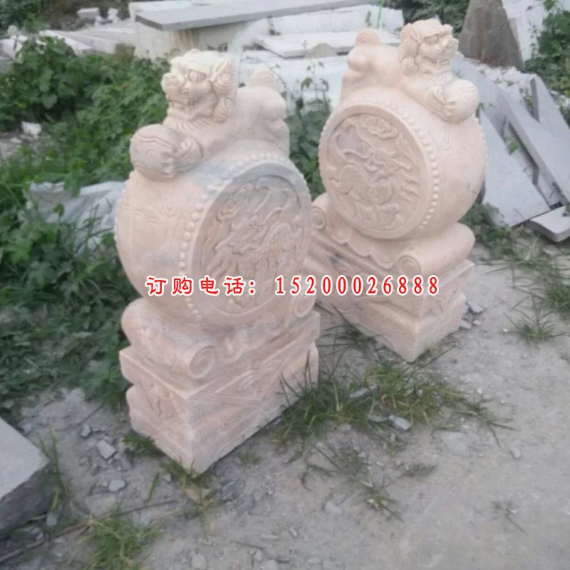 狮子门墩雕塑，晚霞红石雕抱鼓 (1)