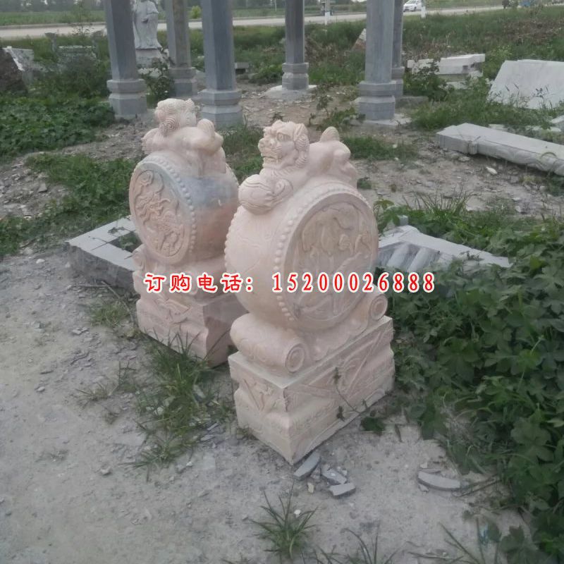 狮子门墩雕塑，晚霞红石雕抱鼓 (2)
