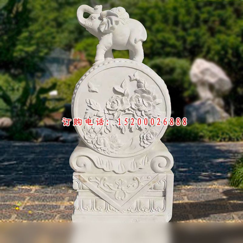 汉白玉牡丹浮雕门墩，小象石门墩