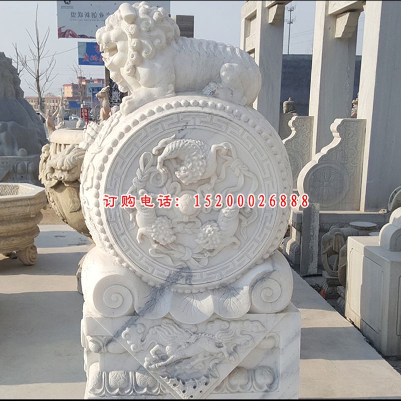 汉白玉狮子抱鼓石雕塑，招财动物摆件