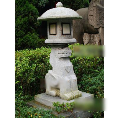 古代神兽造型石灯，园林景观石雕