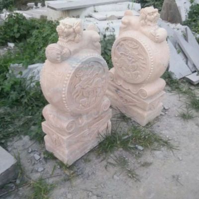 狮子门墩雕塑，晚霞红石雕抱鼓 