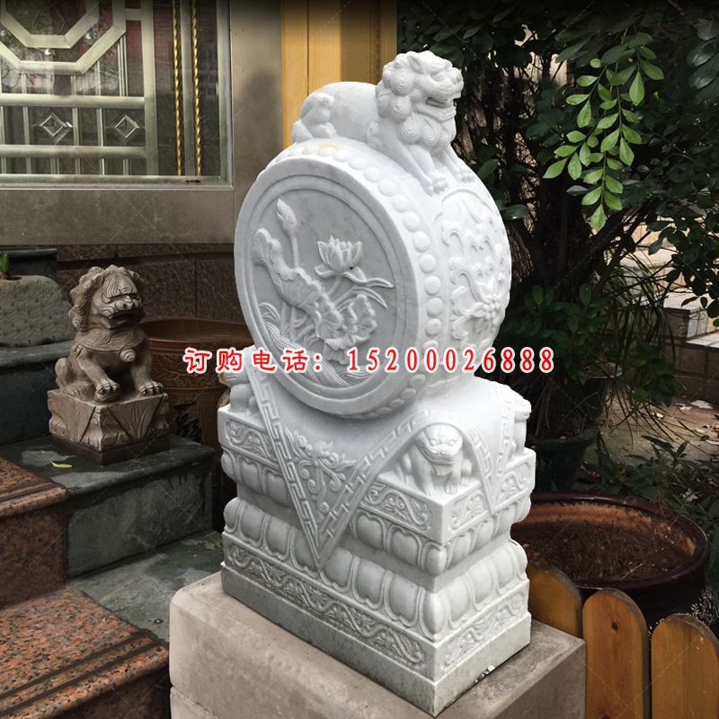 荷花浮雕抱鼓石，镇宅石门墩