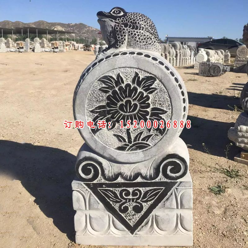 金蟾抱鼓石雕塑，招财景观石雕