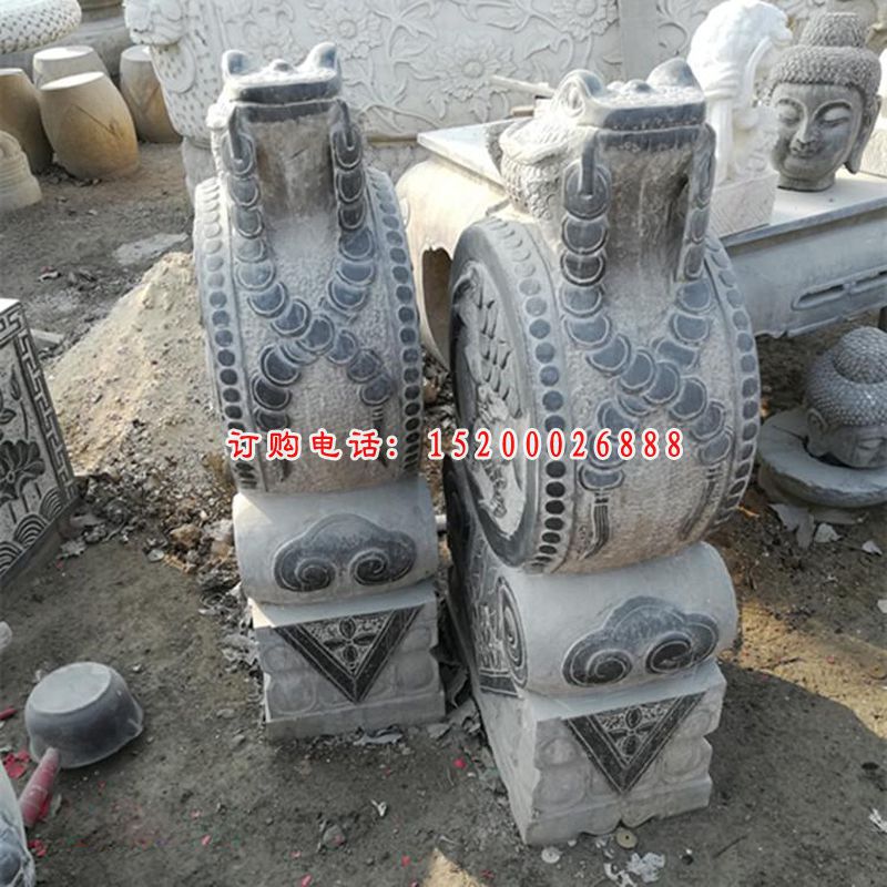 金蟾石门墩，青石抱鼓石