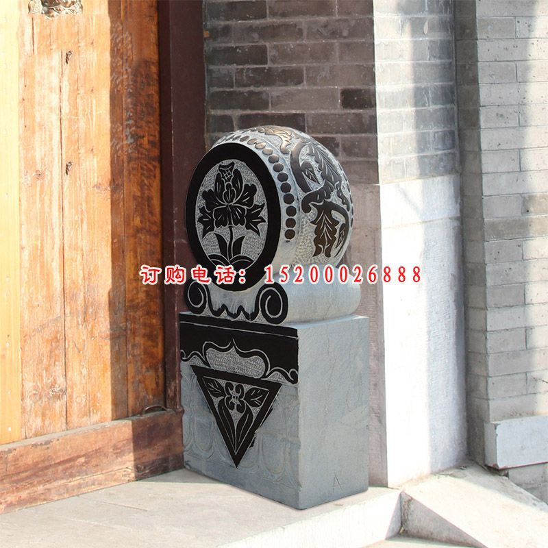 门墩石雕，青石抱鼓石