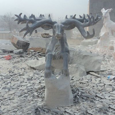 青石驯鹿雕塑 公园仿古动物石雕 