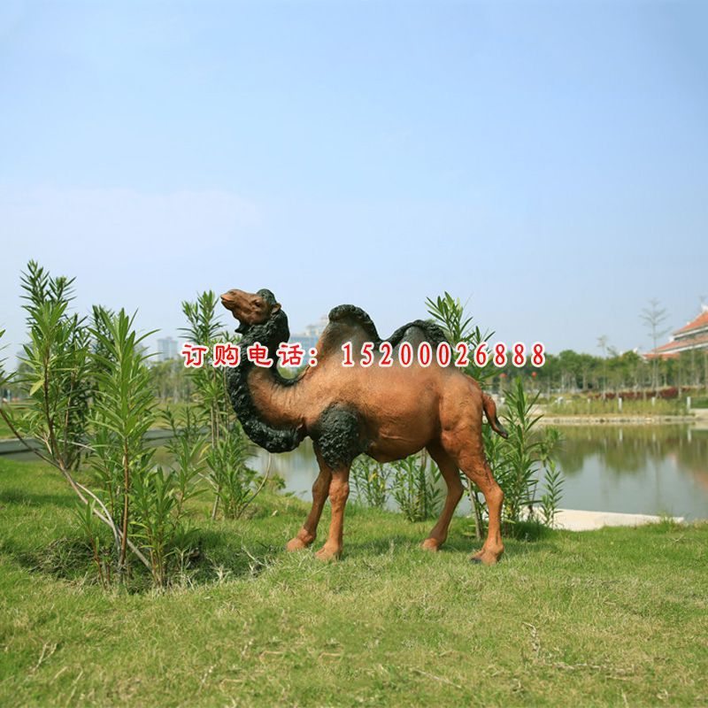 玻璃钢公园骆驼雕塑    公园动物摆件