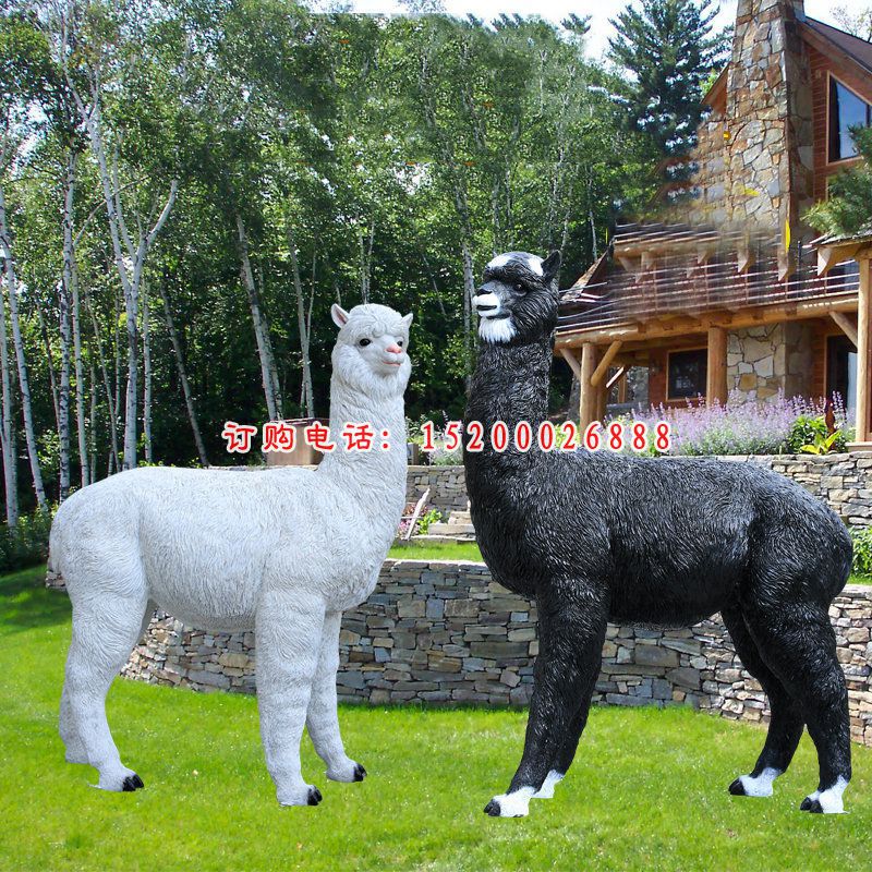 仿真羊驼室外景观雕塑，玻璃钢仿真动物雕塑