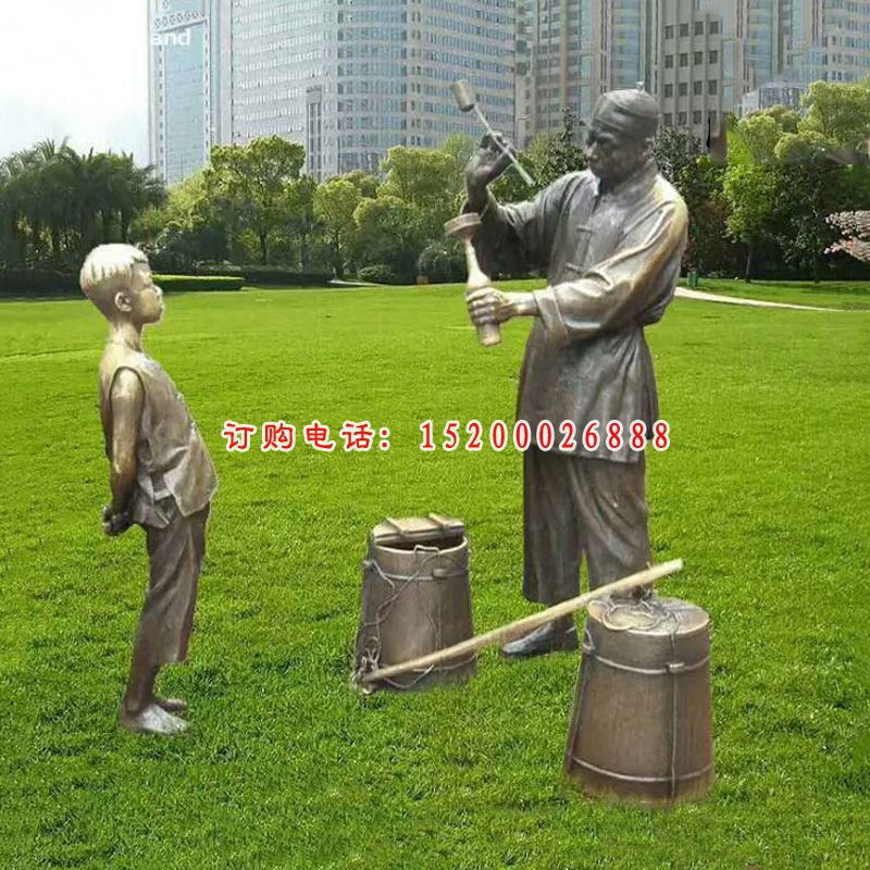 步行街打油的人物雕塑 玻璃钢仿铜人物雕塑 (2)