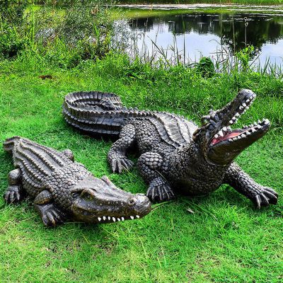 玻璃钢鳄鱼动物雕塑    河边景观动物摆件 