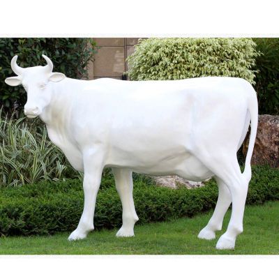 白色牛雕塑，玻璃钢公园动物摆件