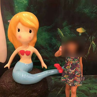玻璃钢桃心美人鱼  公园动物雕塑