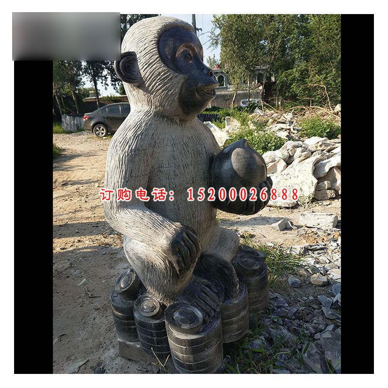 青石猴子雕塑，抱着桃子的小猴子石雕 (2)