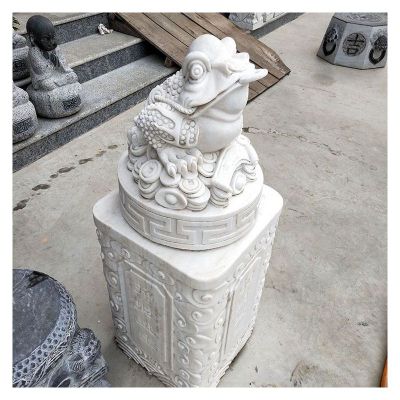汉白玉貔貅立柱    石雕招财动物雕塑