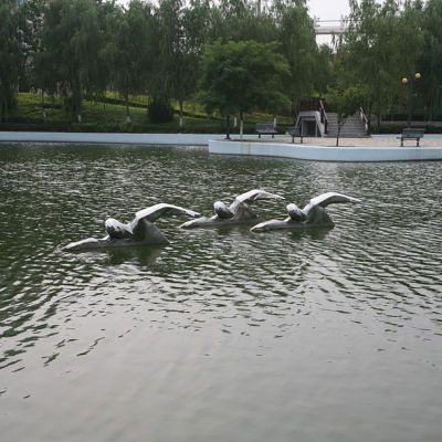 不锈钢游泳雕塑 (3)