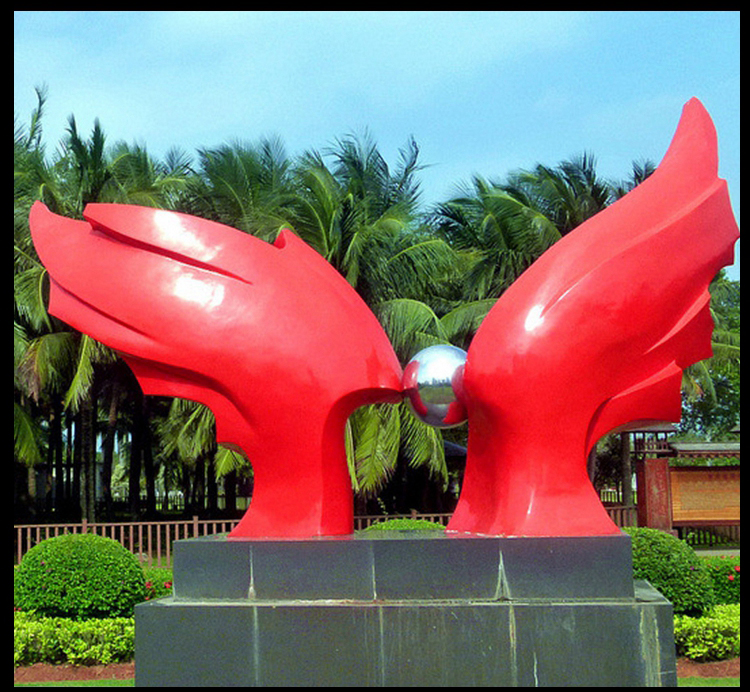 大型红色翅膀广场景观，不锈钢雕塑