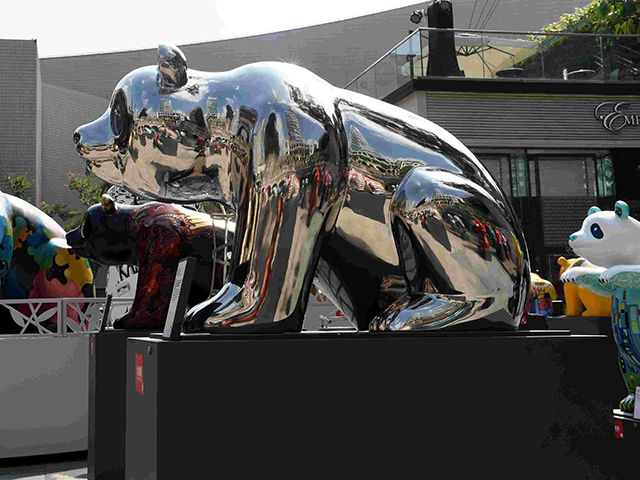 不锈钢镜面熊猫雕塑 公园不锈钢动物雕塑_wps图片