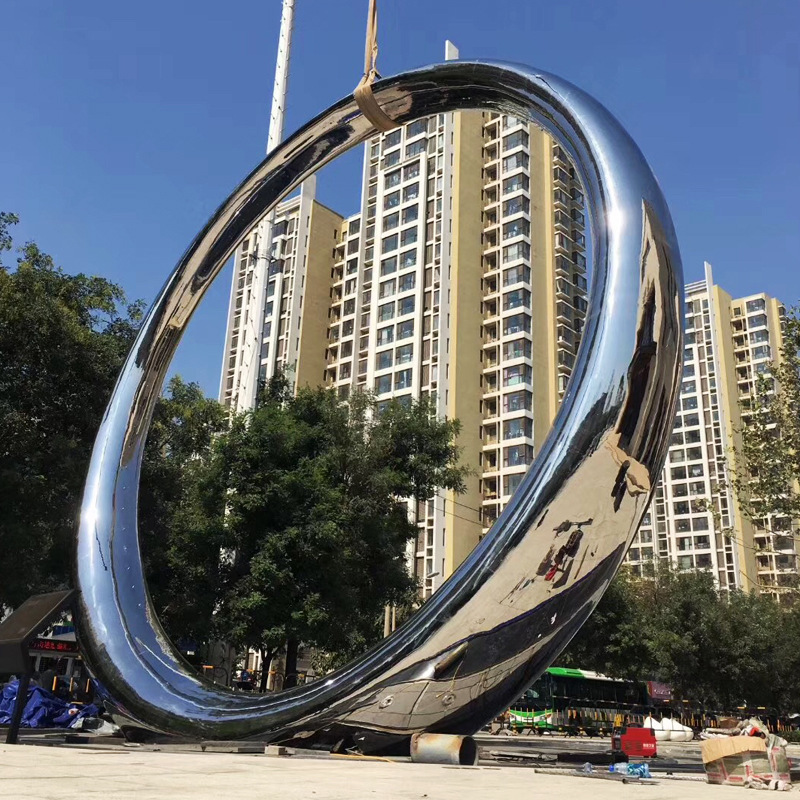 不锈钢广场圆环雕塑

