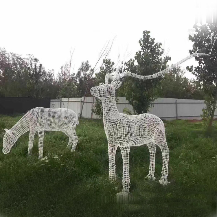不锈钢镂空动物鹿雕塑 