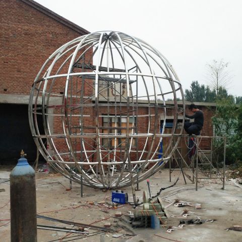不锈钢铁艺镂空球雕塑  